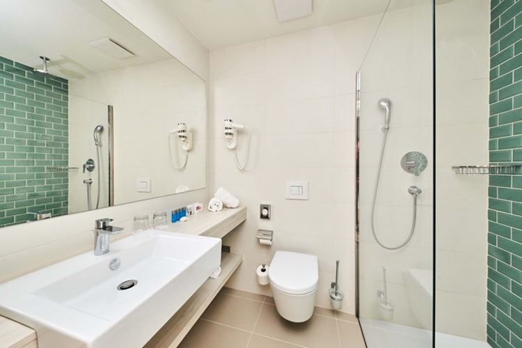 Sipar Plava Laguna hotel - Koupelna superior pokoje 1/2 SUPERIOR B (S3S) - Umag - 101 CK Zemek - Chorvatsko