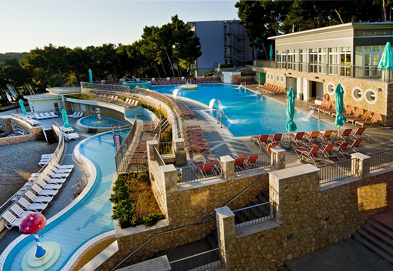 Vespera Family hotel - bazén společný s hotelem Aurora - Mali Lošinj (ostrov Lošinj) - 101 CK Zemek - Chorvatsko